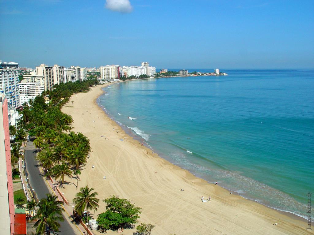 Beachfront Coral Beach Condo San Juan Exterior photo