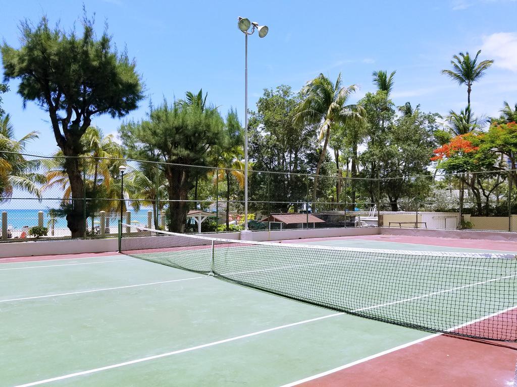 Beachfront Coral Beach Condo San Juan Exterior photo