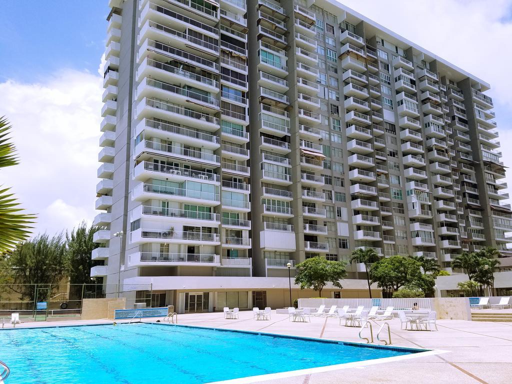 Beachfront Coral Beach Condo San Juan Exterior photo