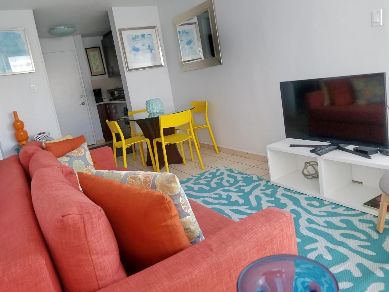 Beachfront Coral Beach Condo San Juan Exterior photo