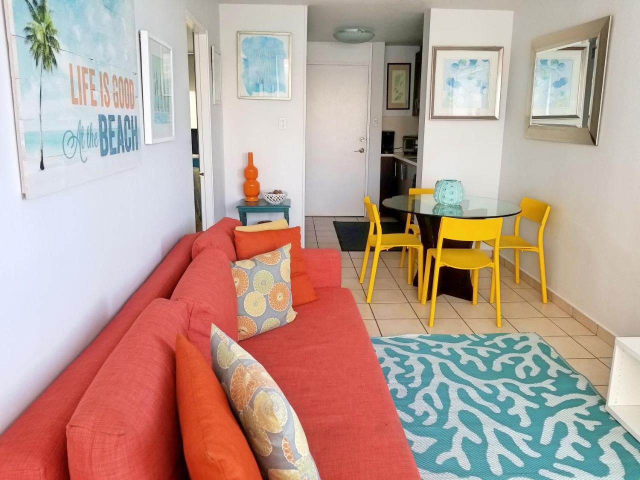 Beachfront Coral Beach Condo San Juan Exterior photo